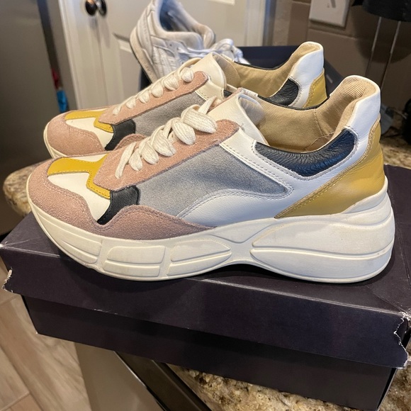 Steve Madden sneakers - Picture 2 of 3